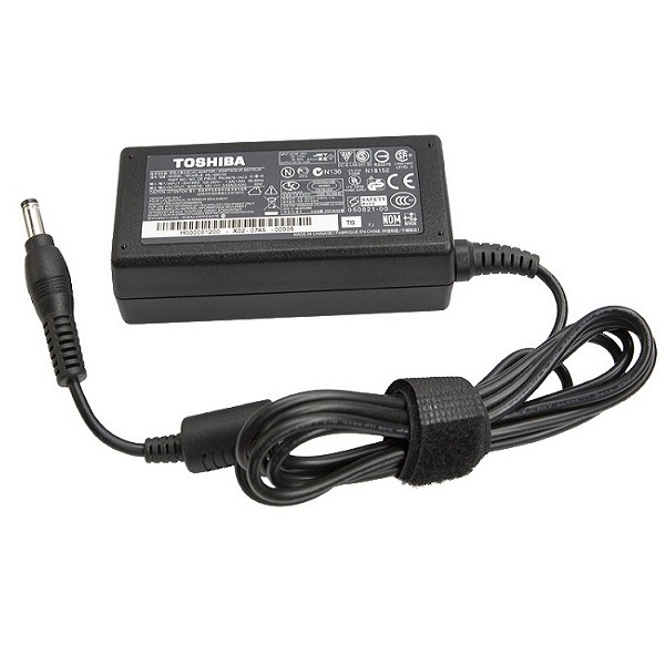 CHARGEUR TOSHIBA 19V 1.58 PIN